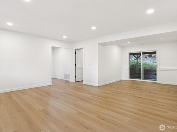 4643 147th Place SE, Bellevue WA 98006