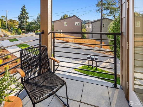 4570 23rd Avenue SW, Seattle WA 98106