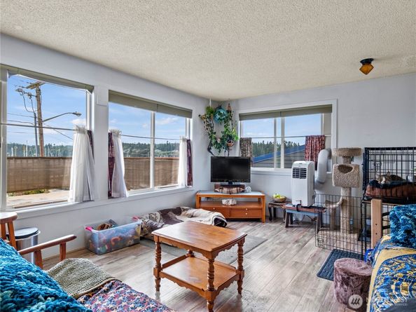 25825 Washington Boulevard NE, Kingston WA 98346