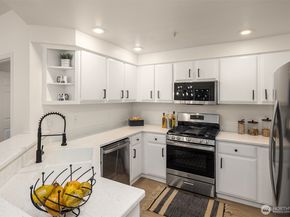 3751 257th Avenue SE 52, Sammamish WA 98029
