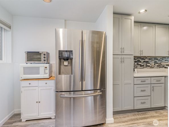 26221 116th Avenue SE F103, Kent WA 98030