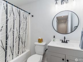 26221 116th Avenue SE F103, Kent WA 98030
