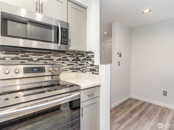26221 116th Avenue SE F103, Kent WA 98030