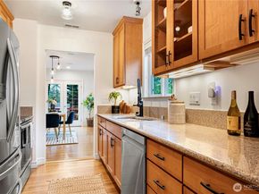 1528 NE 97th ST, Seattle WA 98115