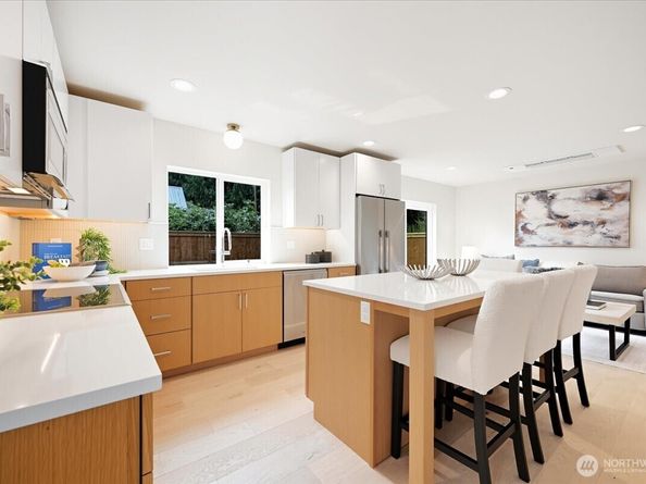 13049 39th Avenue NE, Seattle WA 98125