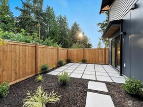 13049 39th Avenue NE, Seattle WA 98125