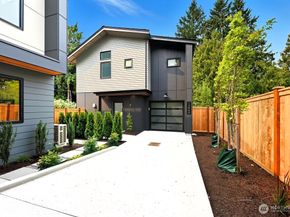 13049 39th Avenue NE, Seattle WA 98125