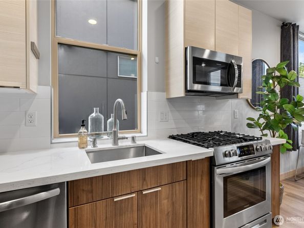 814 NW 54th St A, Seattle WA 98107