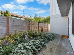 814 NW 54th St A, Seattle WA 98107