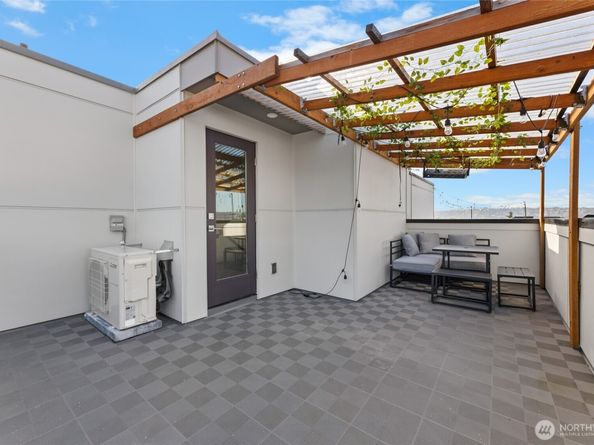 814 NW 54th St A, Seattle WA 98107
