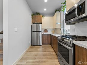 814 NW 54th St A, Seattle WA 98107