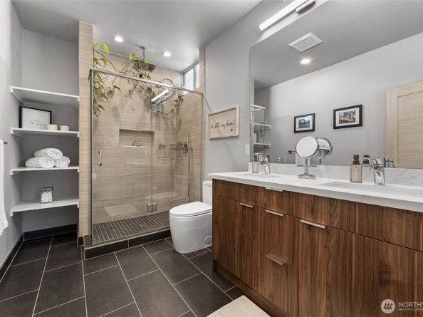 814 NW 54th St A, Seattle WA 98107