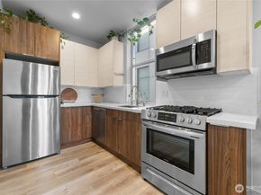 814 NW 54th St A, Seattle WA 98107