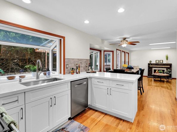 17217 Larch Way, Lynnwood WA 98037