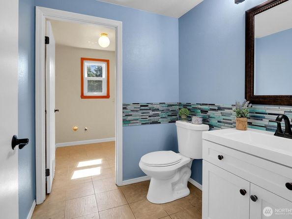 17217 Larch Way, Lynnwood WA 98037