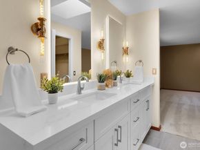 17217 Larch Way, Lynnwood WA 98037