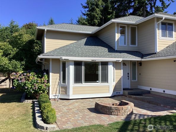 17217 Larch Way, Lynnwood WA 98037