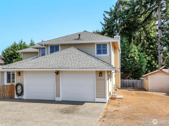 17217 Larch Way, Lynnwood WA 98037