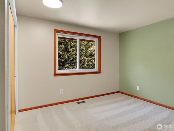 17217 Larch Way, Lynnwood WA 98037