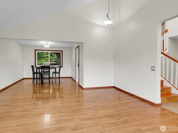 17217 Larch Way, Lynnwood WA 98037