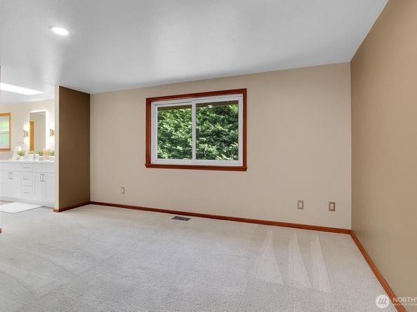 17217 Larch Way, Lynnwood WA 98037