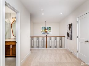 14820 NE 70th Court, Redmond WA 98052