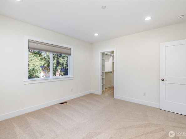 14820 NE 70th Court, Redmond WA 98052