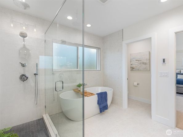 14820 NE 70th Court, Redmond WA 98052