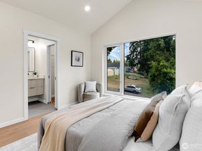 2012 NE 143 Street B, Seattle WA 98125