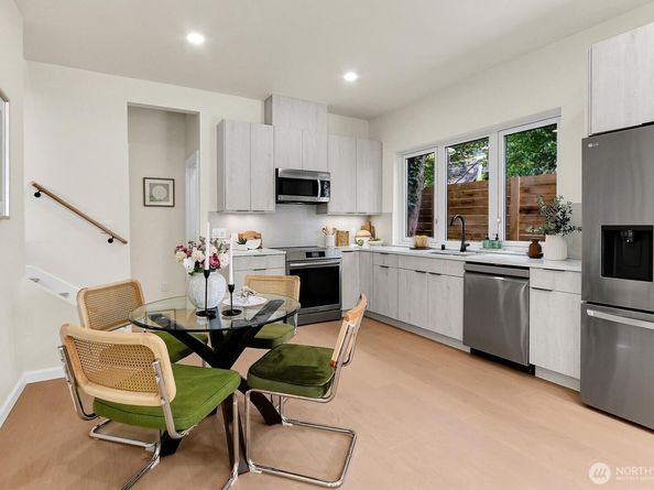 2012 NE 143 Street B, Seattle WA 98125