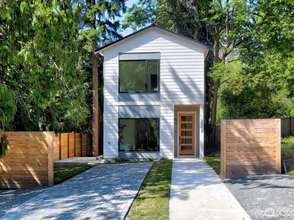 2012 NE 143 Street B, Seattle WA 98125
