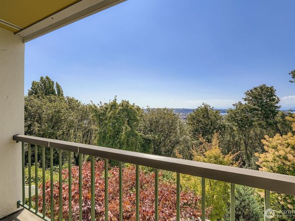 1111 S Atlantic Street 211, Seattle WA 98134