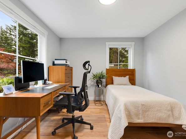 13333 25th Avenue NE, Seattle WA 98125