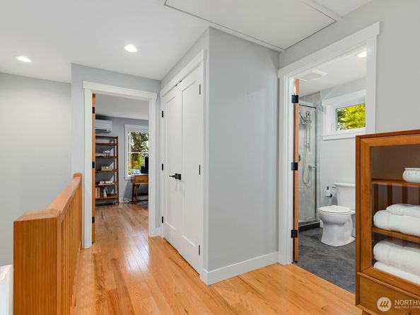 13333 25th Avenue NE, Seattle WA 98125