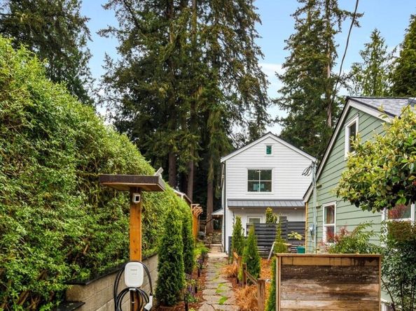 13333 25th Avenue NE, Seattle WA 98125