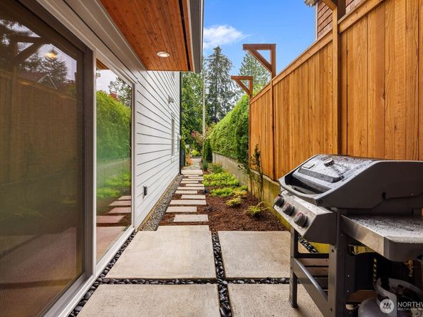 13333 25th Avenue NE, Seattle WA 98125
