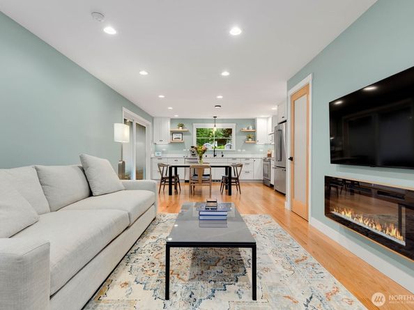 13333 25th Avenue NE, Seattle WA 98125