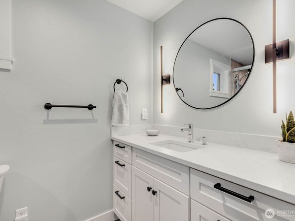 13333 25th Avenue NE, Seattle WA 98125