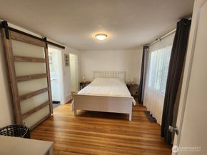 10019 Interlake Avenue N, Seattle WA 98133