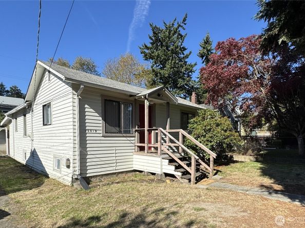 10019 Interlake Avenue N, Seattle WA 98133