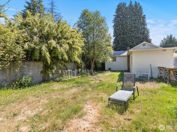 10019 Interlake Avenue N, Seattle WA 98133