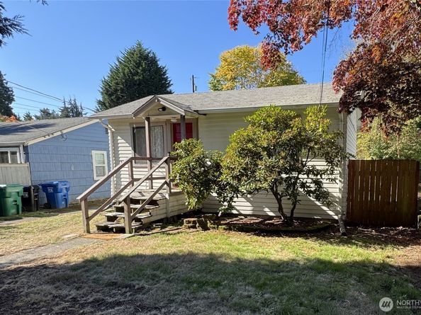 10019 Interlake Avenue N, Seattle WA 98133
