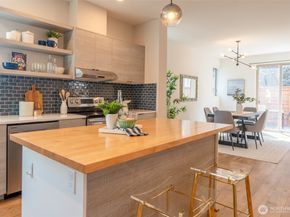 424 26th Avenue S, Seattle WA 98144