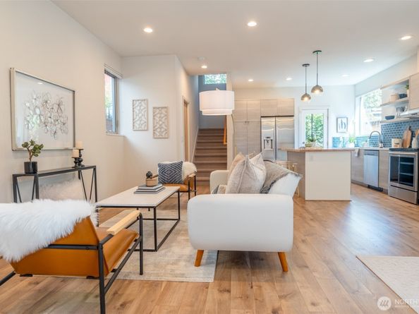 424 26th Avenue S, Seattle WA 98144