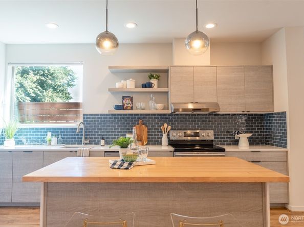 424 26th Avenue S, Seattle WA 98144