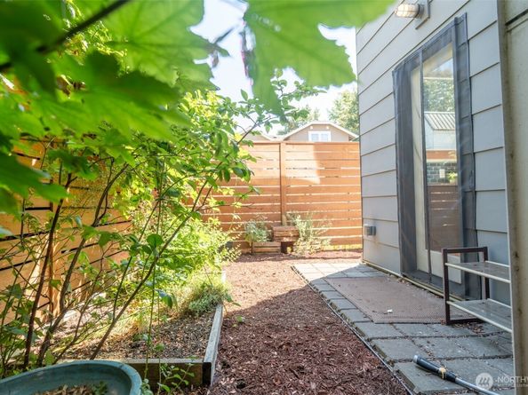 424 26th Avenue S, Seattle WA 98144