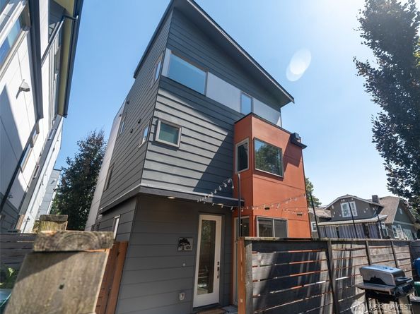 424 26th Avenue S, Seattle WA 98144