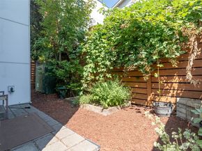 424 26th Avenue S, Seattle WA 98144