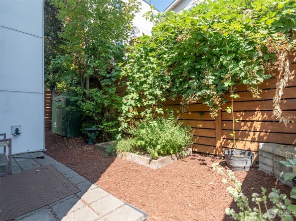 424 26th Avenue S, Seattle WA 98144