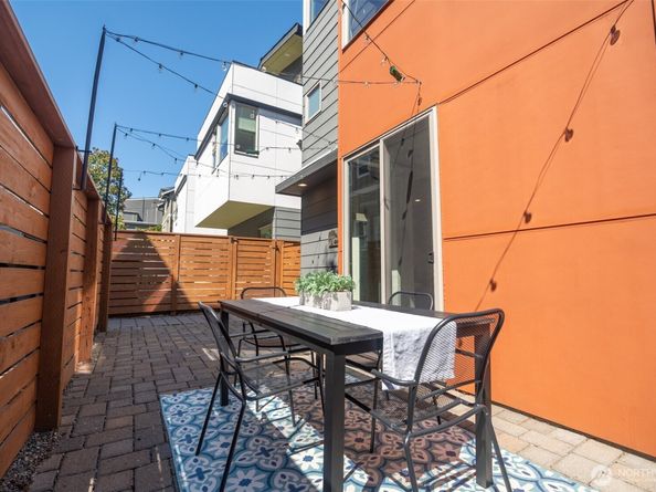 424 26th Avenue S, Seattle WA 98144
